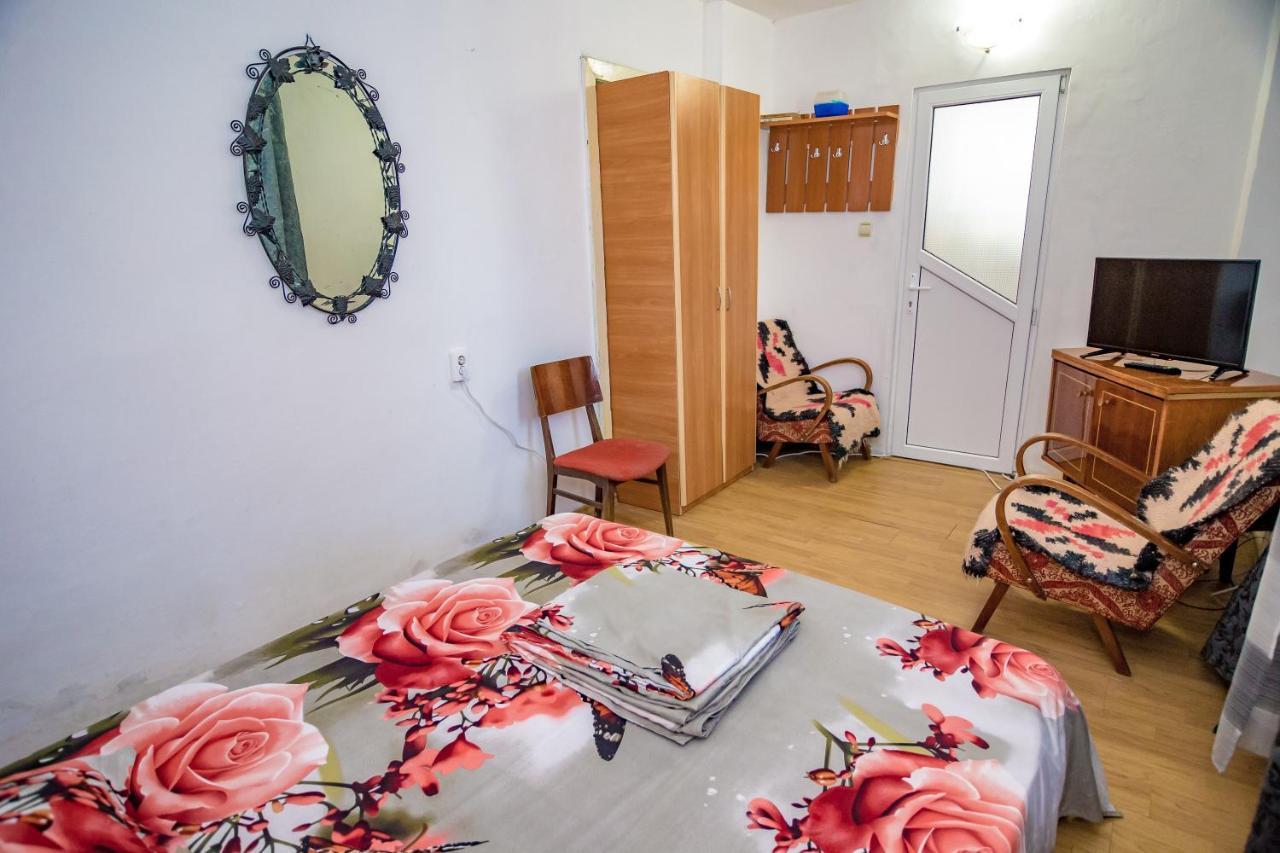 Old House Apartment Vama Veche Bagian luar foto