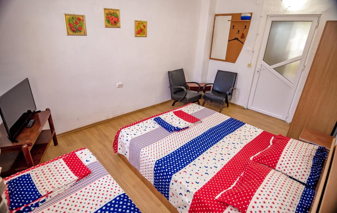 Old House Apartment Vama Veche Bagian luar foto