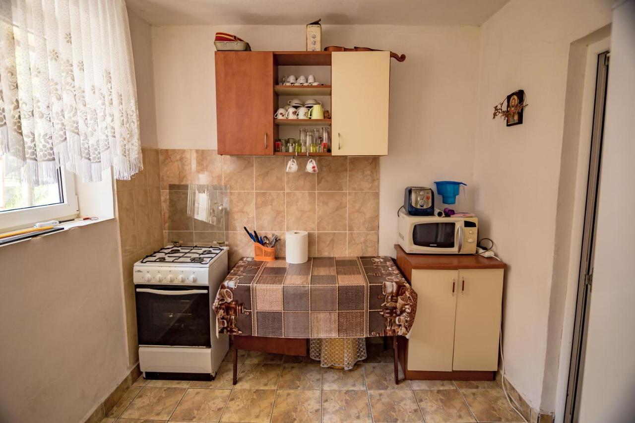 Old House Apartment Vama Veche Bagian luar foto